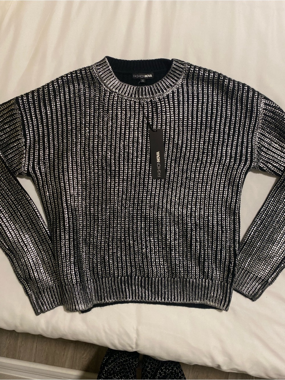 Fashion Nova Women’s Black & Silver Metallic Ribbed Crewneck Sweater